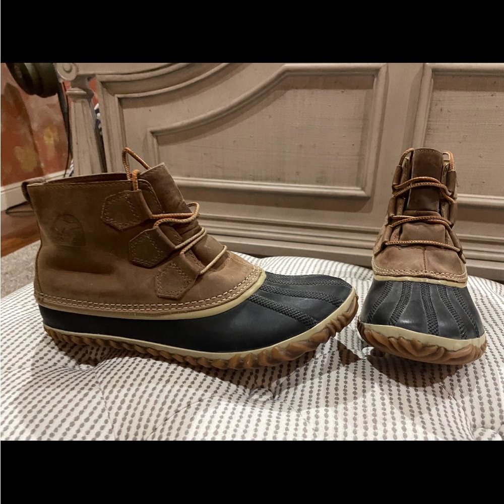 Sorel women size 10  NWOB
“Chelsea out n about”
